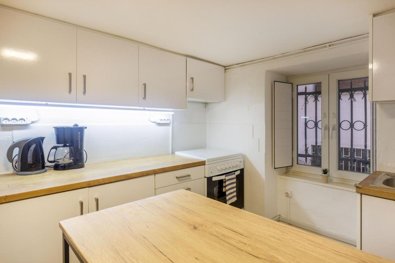Charming Apartment In The Heart Of Plaka Aten Exteriör bild